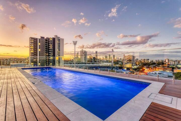 Inner City 1 Bedroom Apartment With Rooftop Pool And Parking - Serain Residences Brisbane Exteriér fotografie
